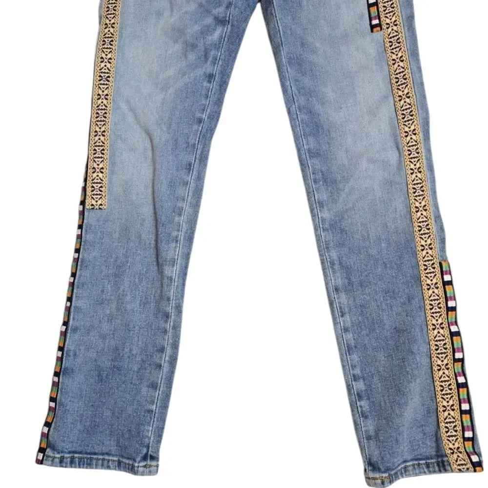 Anthropologie Pilcro Slim Boyfriend Crop jeans with colorful embroidered side 28